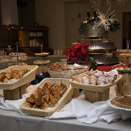 Principi Di Piemonte Hotel